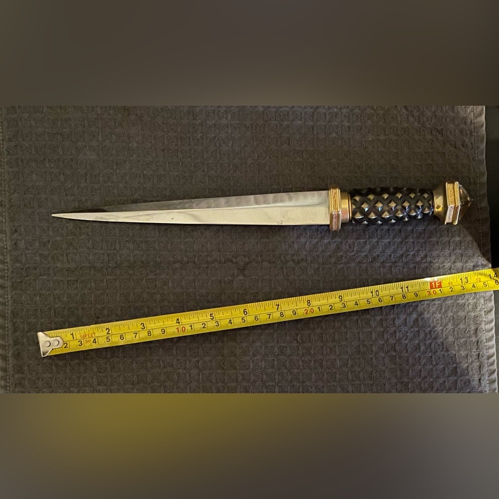 Cutlery Black and Silver Dagger